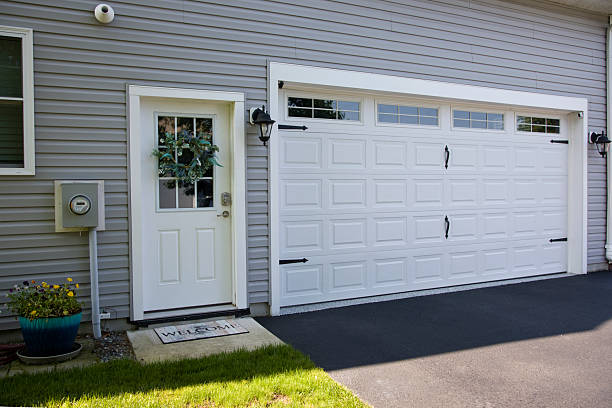 24/7 Emergency Garage Door Panel Replacement experts in Le Flore County County, OK